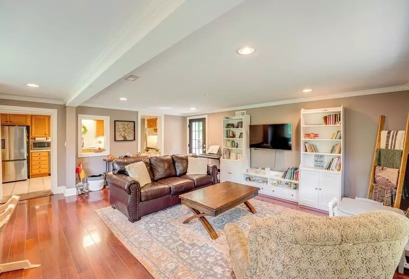 Family Friendly Pottstown Home W/ On Site Pond!