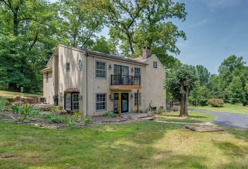 Family Friendly Pottstown Home W/ On Site Pond!