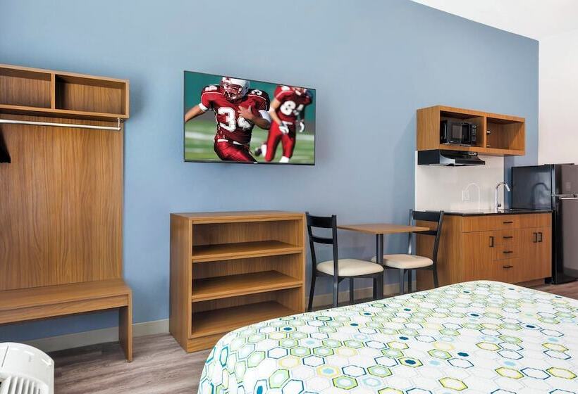 Hôtel Hometowne Studios By Red Roof Tampa   Airport