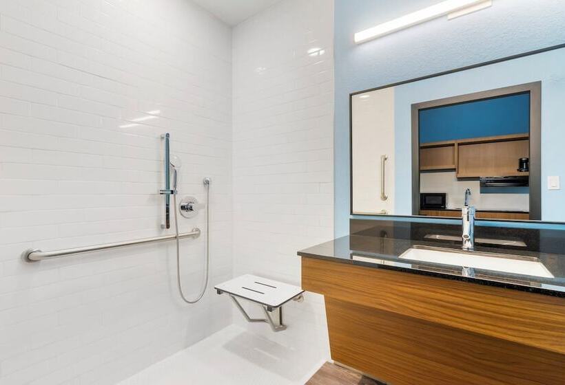 Hôtel Hometowne Studios By Red Roof Tampa   Airport