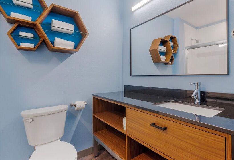 Hôtel Hometowne Studios By Red Roof Tampa   Airport