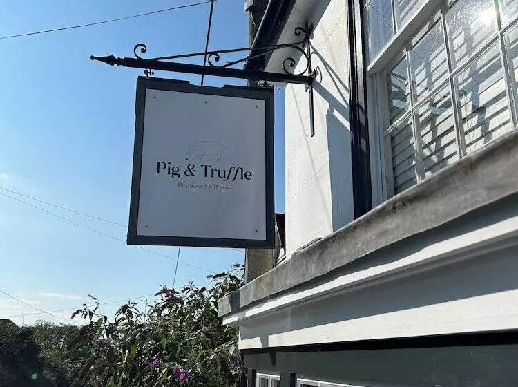 ホテル Pig And Truffle