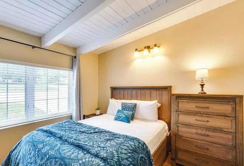 Large Lake Of The Ozarks Home: Deck, Dock & Views