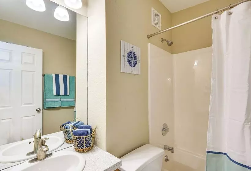 Large Lake Of The Ozarks Home: Deck, Dock & Views