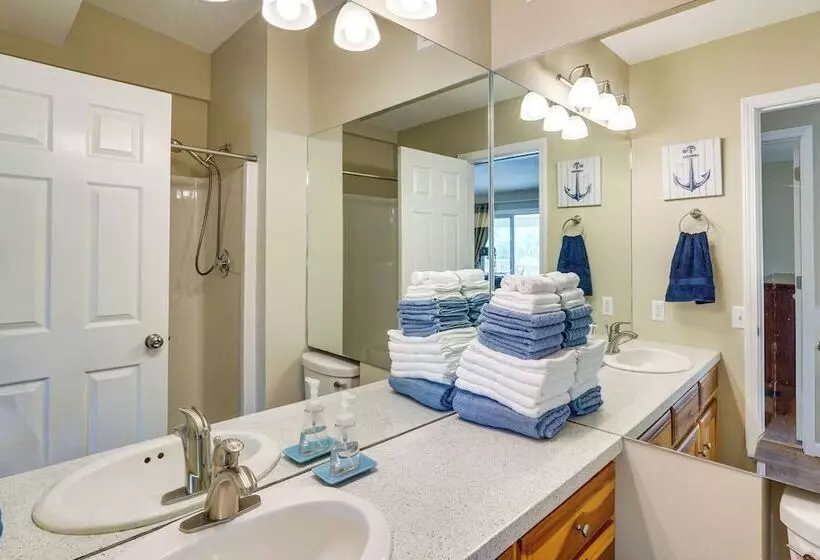 Large Lake Of The Ozarks Home: Deck, Dock & Views