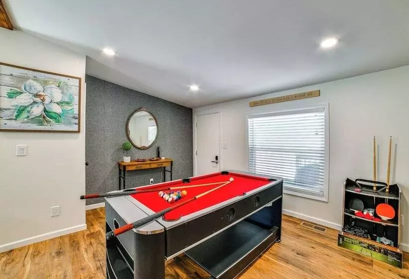 Modern Unadilla Retreat W/ Decks & Gas Grill!