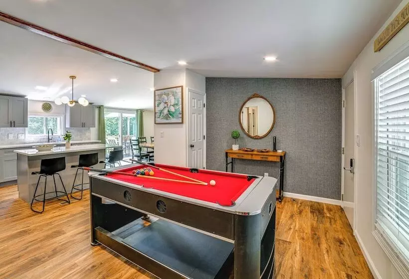 Modern Unadilla Retreat W/ Decks & Gas Grill!