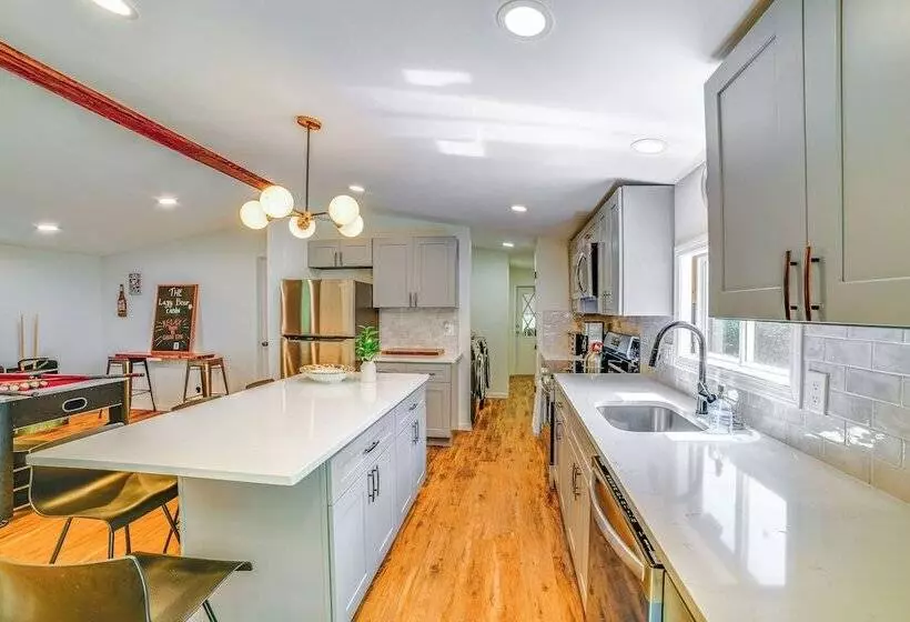 Modern Unadilla Retreat W/ Decks & Gas Grill!