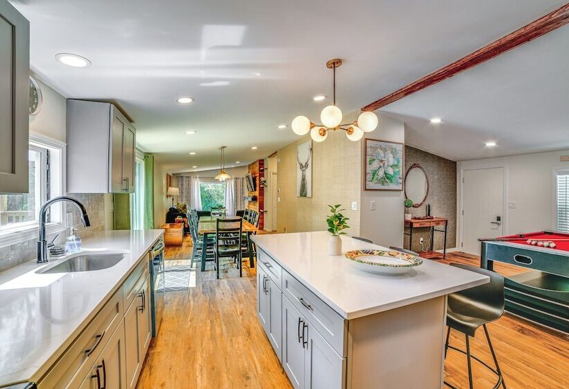 Modern Unadilla Retreat W/ Decks & Gas Grill!