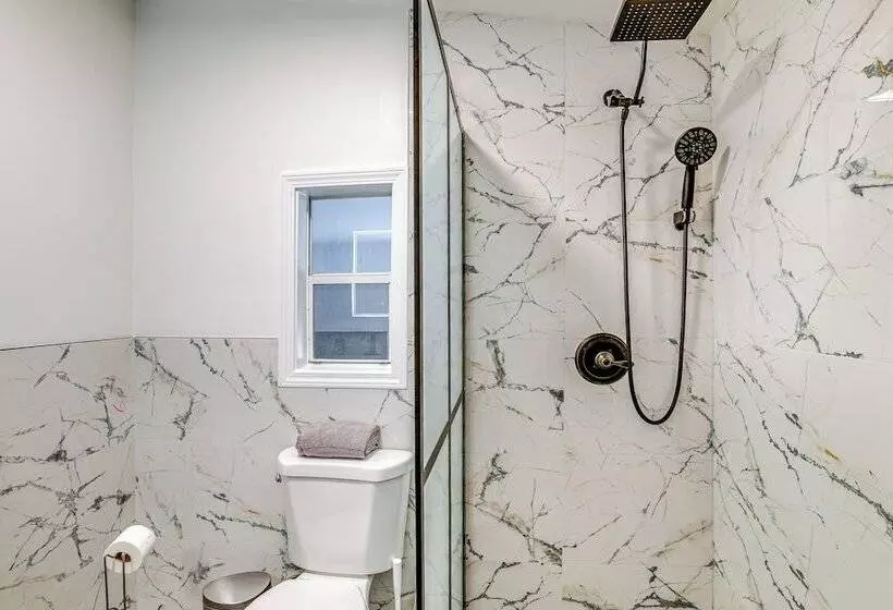 Modern Unadilla Retreat W/ Decks & Gas Grill!