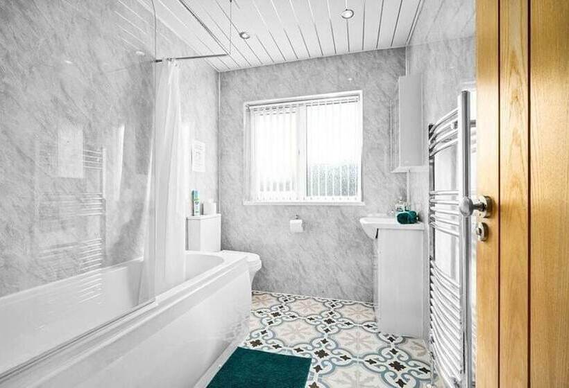 Rezydencja Cosy 3 Bed House In Birmingham With Free Parking