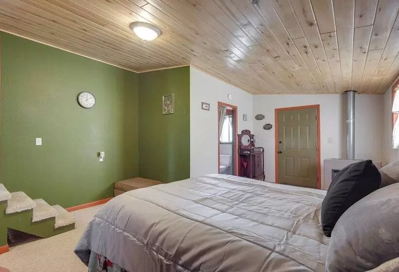 Serene Saguache Haven On 40 Acres: Mountain Views!