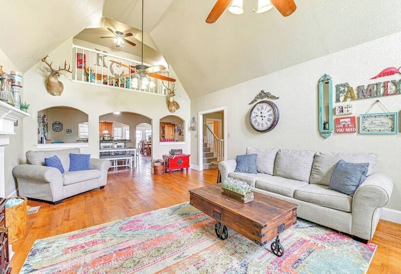 Fire Pit + Sauna: Spacious Lake Texoma Retreat!