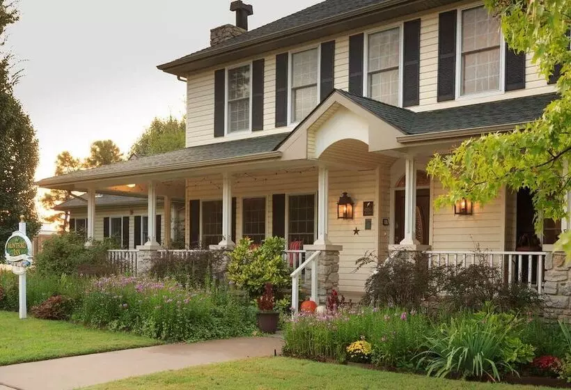 ベッドアンドブレックファースト Montford Inn & Cottages