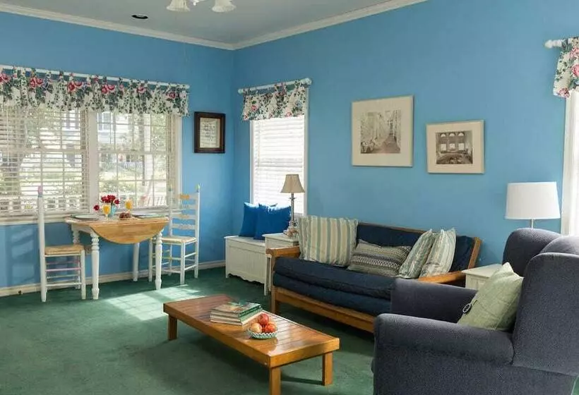 ベッドアンドブレックファースト Montford Inn & Cottages