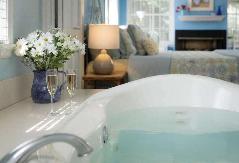 تختخواب و صبحانه Montford Inn & Cottages