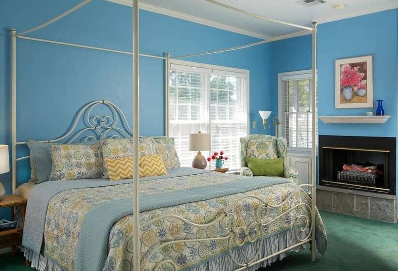 تختخواب و صبحانه Montford Inn & Cottages