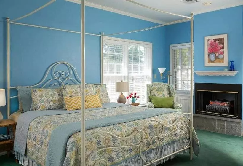 ベッドアンドブレックファースト Montford Inn & Cottages