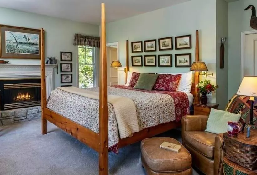 ベッドアンドブレックファースト Montford Inn & Cottages