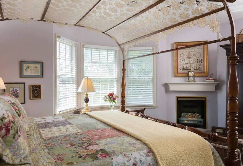 تختخواب و صبحانه Montford Inn & Cottages