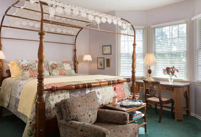 تختخواب و صبحانه Montford Inn & Cottages