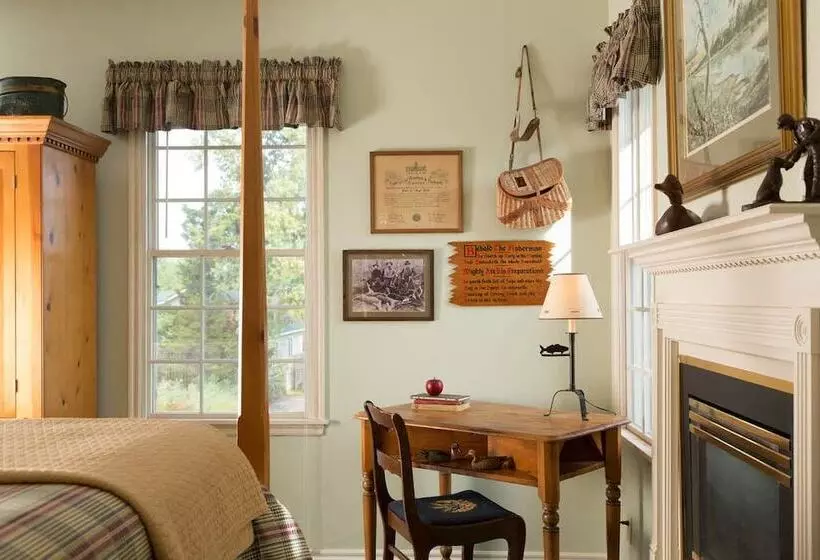 ベッドアンドブレックファースト Montford Inn & Cottages