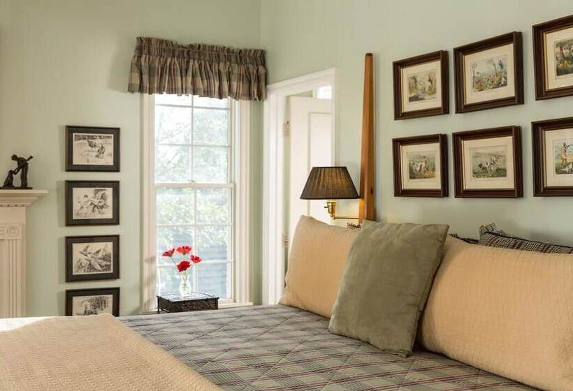 تختخواب و صبحانه Montford Inn & Cottages