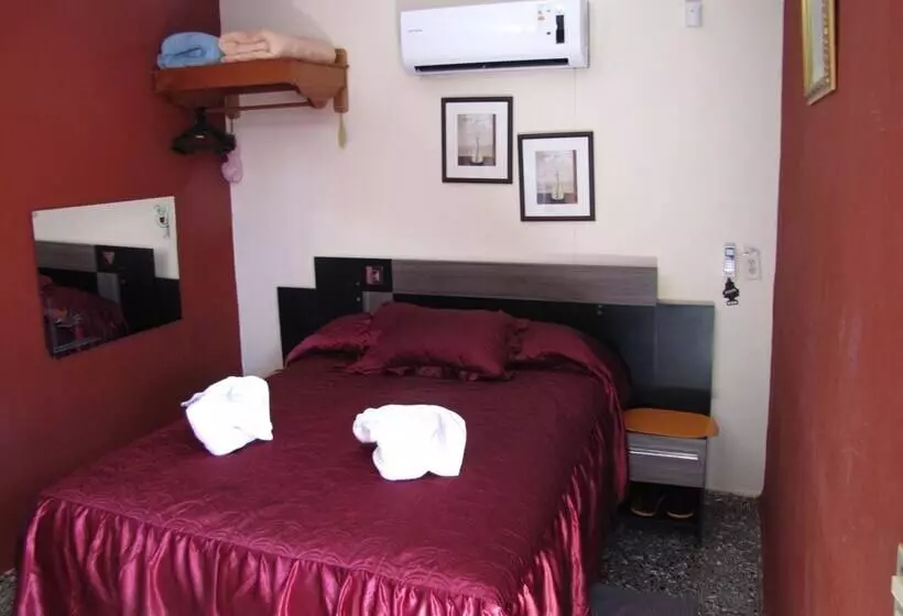 Blueroom & Hostal Saiz