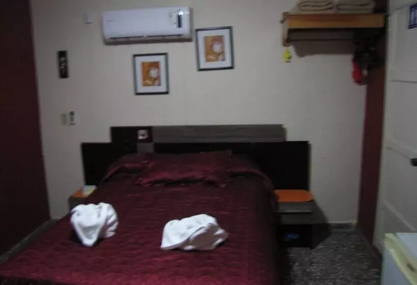 Blueroom & Hostal Saiz