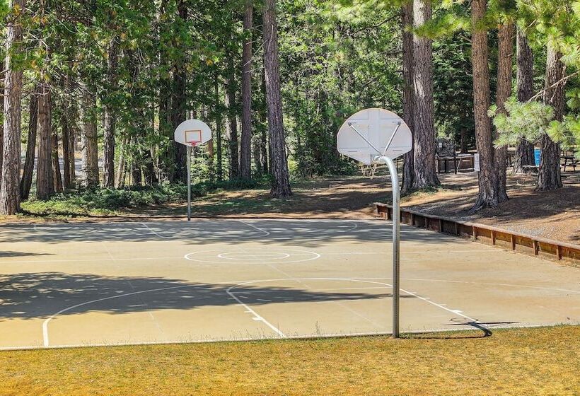 California Mountain Cabin W/ Lake Access & Deck!