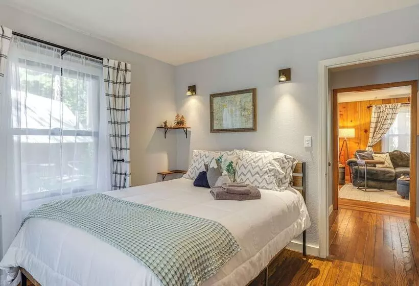 California Mountain Cabin W/ Lake Access & Deck!