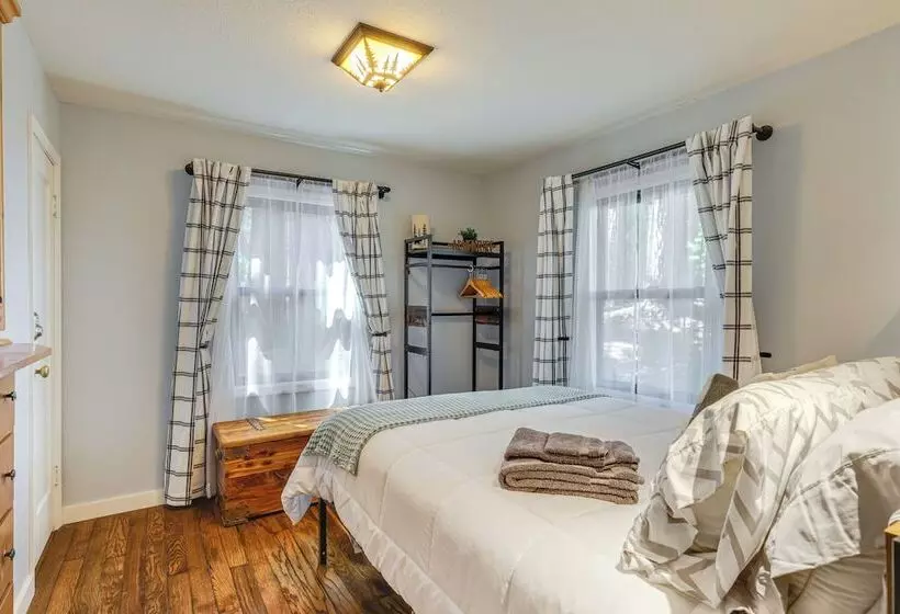 California Mountain Cabin W/ Lake Access & Deck!