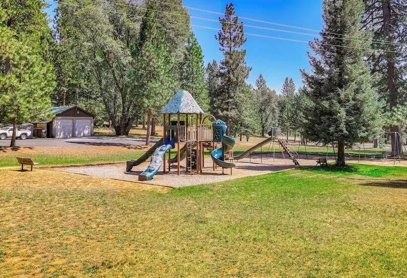California Mountain Cabin W/ Lake Access & Deck!