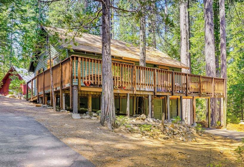 California Mountain Cabin W/ Lake Access & Deck!