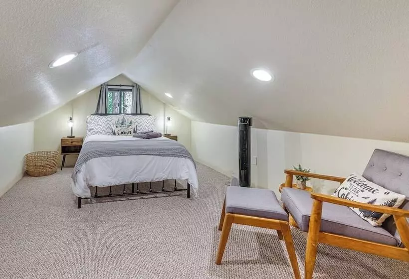 California Mountain Cabin W/ Lake Access & Deck!