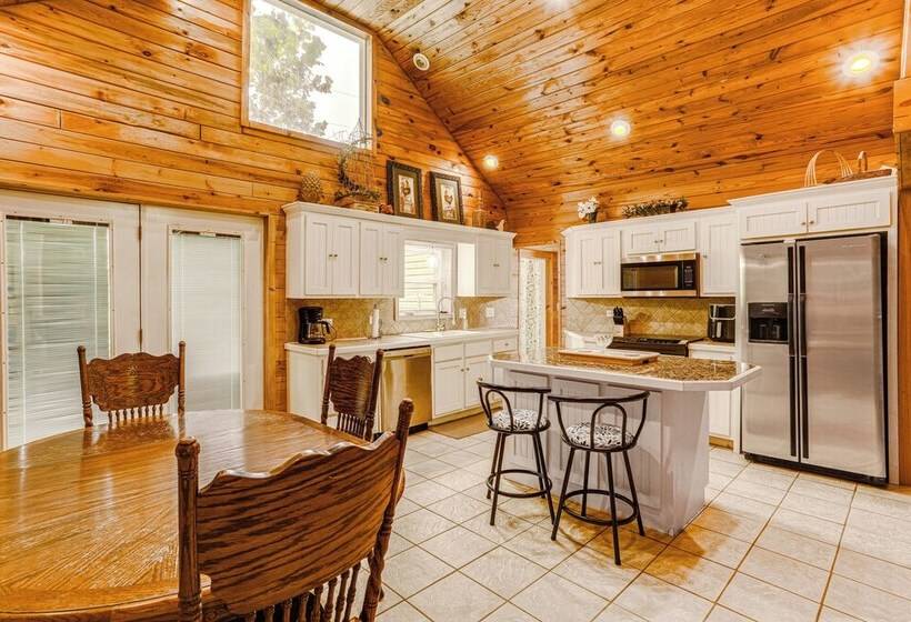 Greers Ferry Home W/ Fire Pit Near Shiloh Marina!