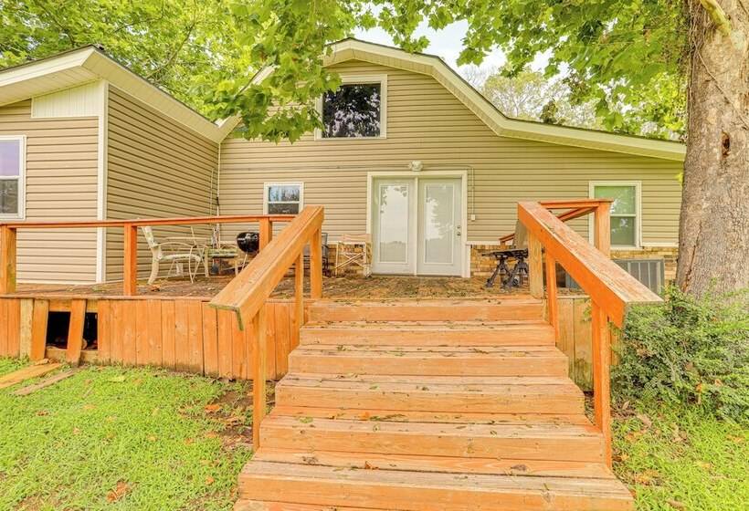 Greers Ferry Home W/ Fire Pit Near Shiloh Marina!