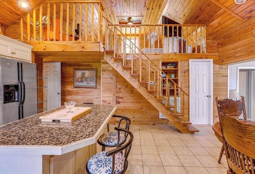 Greers Ferry Home W/ Fire Pit Near Shiloh Marina!