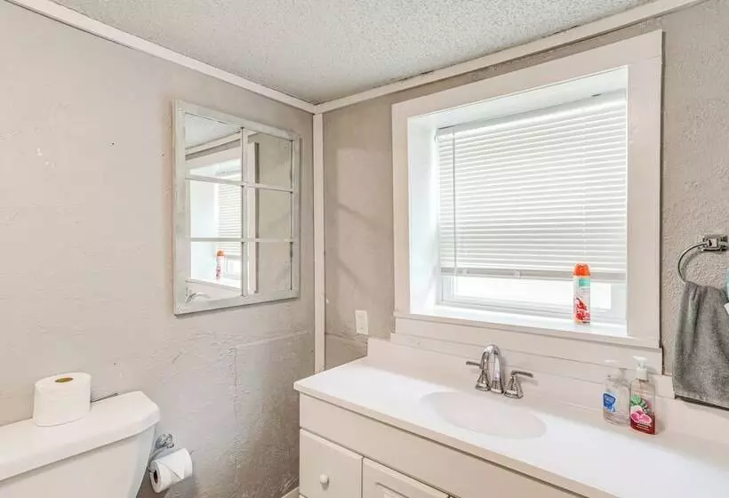 Greers Ferry Home W/ Fire Pit Near Shiloh Marina!