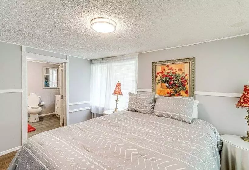 Greers Ferry Home W/ Fire Pit Near Shiloh Marina!