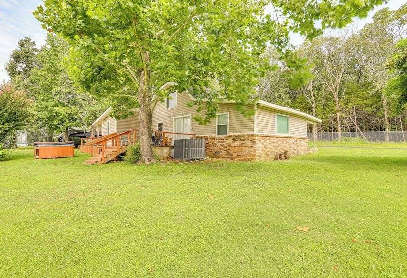 Greers Ferry Home W/ Fire Pit Near Shiloh Marina!