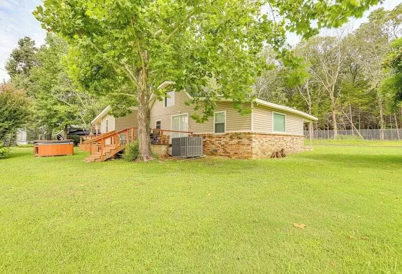 Greers Ferry Home W/ Fire Pit Near Shiloh Marina!