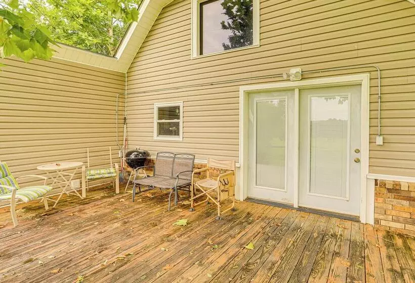 Greers Ferry Home W/ Fire Pit Near Shiloh Marina!