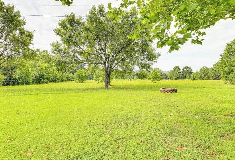 Greers Ferry Home W/ Fire Pit Near Shiloh Marina!