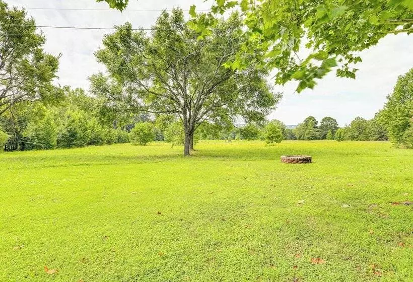 Greers Ferry Home W/ Fire Pit Near Shiloh Marina!