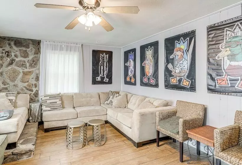 Greers Ferry Home W/ Fire Pit Near Shiloh Marina!