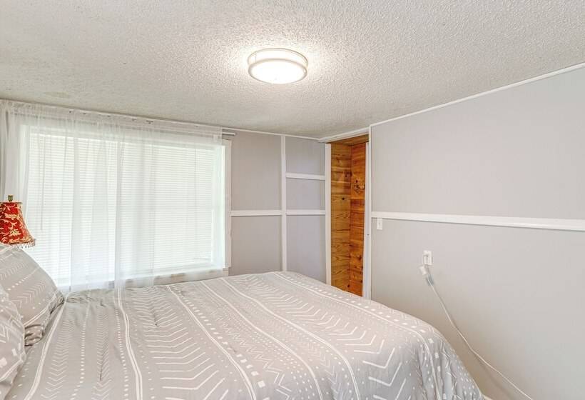 Greers Ferry Home W/ Fire Pit Near Shiloh Marina!