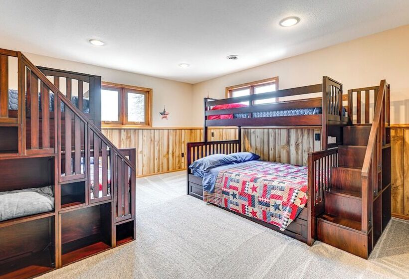 Hoheland Ranch On 185 Acres W/ Deck + Views!