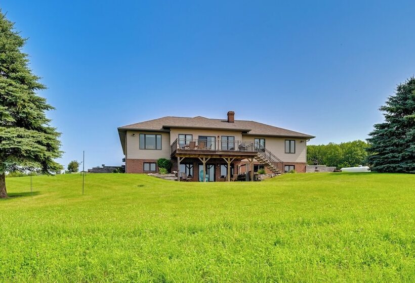 Hoheland Ranch On 185 Acres W/ Deck + Views!