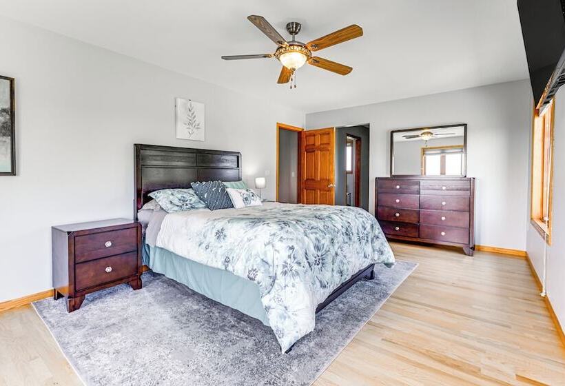 Hoheland Ranch On 185 Acres W/ Deck + Views!